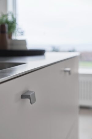 Uchwyt meblowy podłużny Envelope 32 Aluminiowy Srebrny