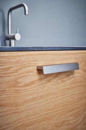 Uchwyt meblowy podłużny Envelope 160 Aluminiowy Srebrny