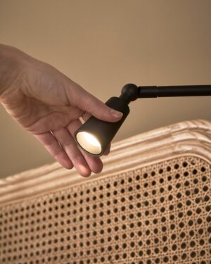 Sloane lampka do czytania z 2 włącznikami dźwigniowymi oraz USB-C – Brąz