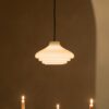 Brookfield średnia lampa wisząca z opalowym szkłem – Antyczny mosiądz