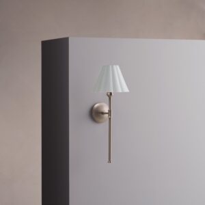 Cotswold kinkiet ścienny z delikatną porcelaną – Satynowy nikiel