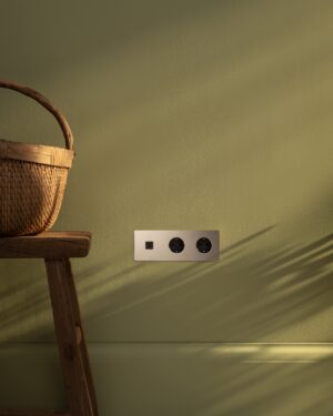 Kew Gniazdo USB-C 30 W i Schuko typu F x 2 w potrójnej ramce – Polerowany nikiel, Czarny