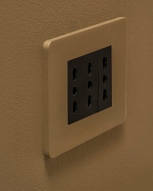 Grove 3-Module 3x Bipasso Socket – Paintable Black