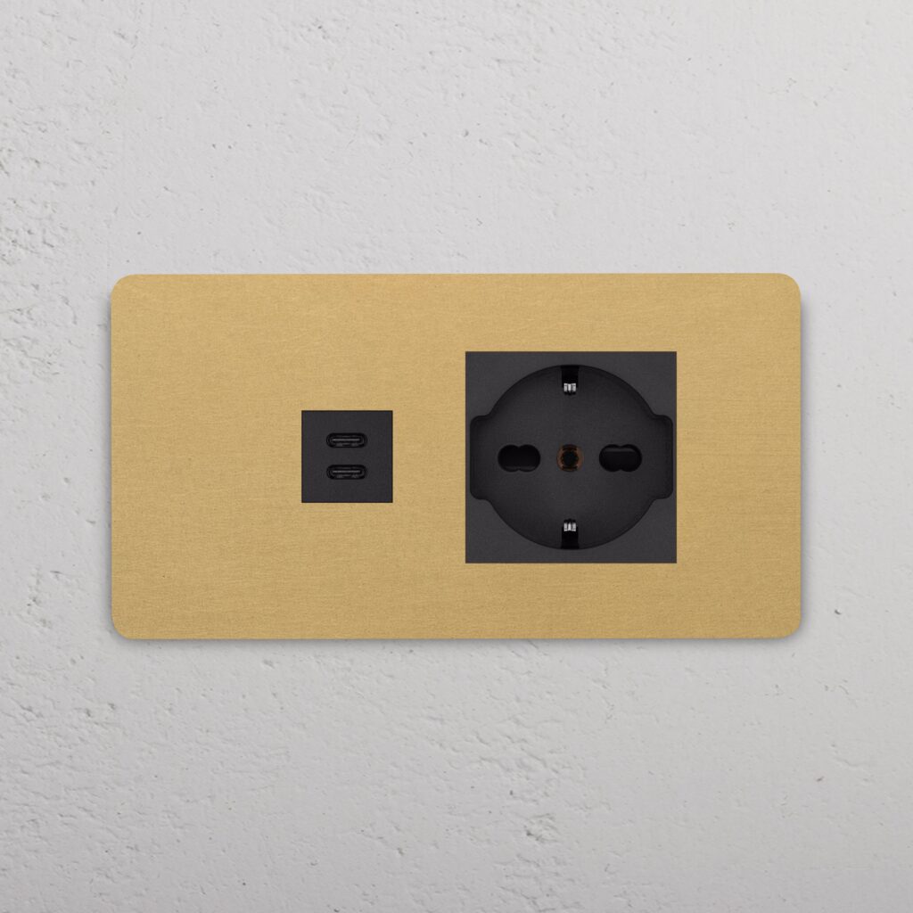 Grove 4-modułowe gniazdo USB-C 30 W i Schuko/Bipasso – Antyczny mosiądz, Czarny
