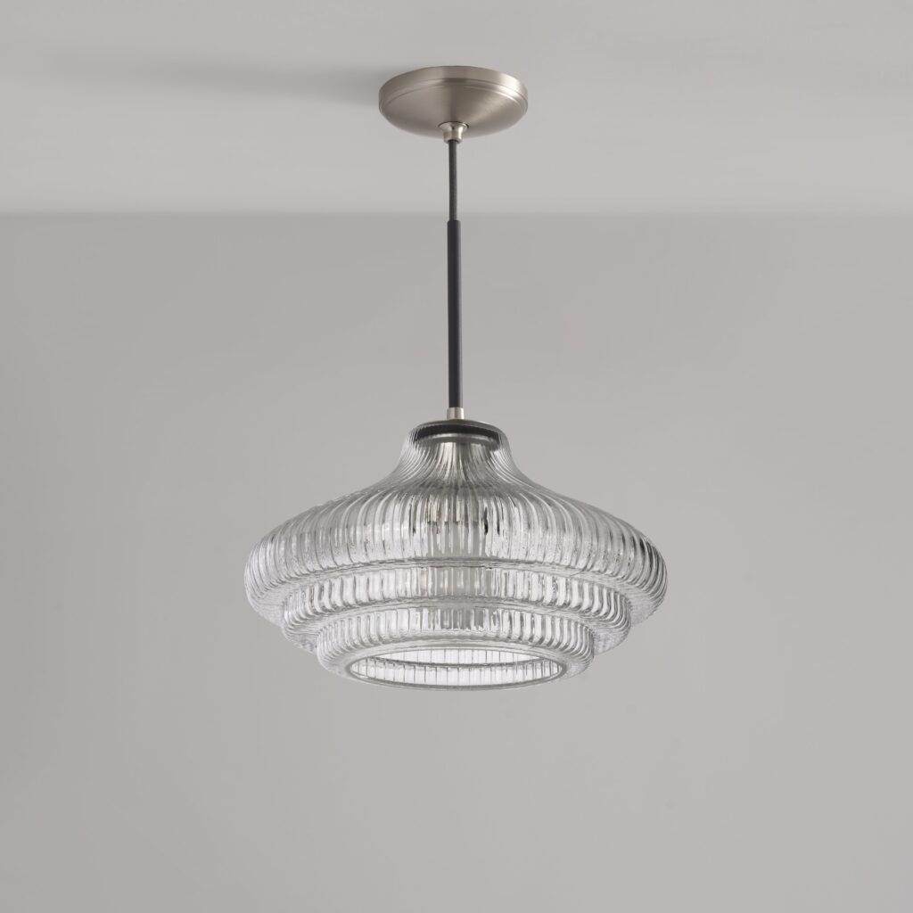 Brookfield średnia lampa wisząca z ryflowanym szkłem – Satynowy nikiel