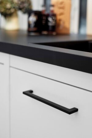Uchwyt meblowy podłużny Flat 448 Metalowy Czarny Matowy