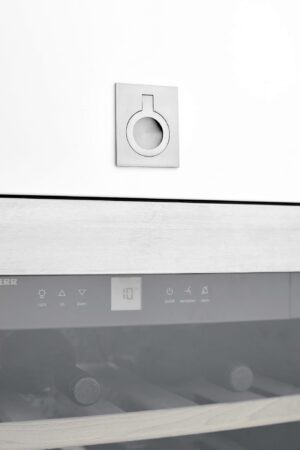 Uchwyt meblowy wpuszczany Flush 32 Metalowy Srebrny