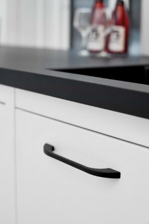 Uchwyt meblowy podłużny Slim 160 Metalowy Czarny Matowy