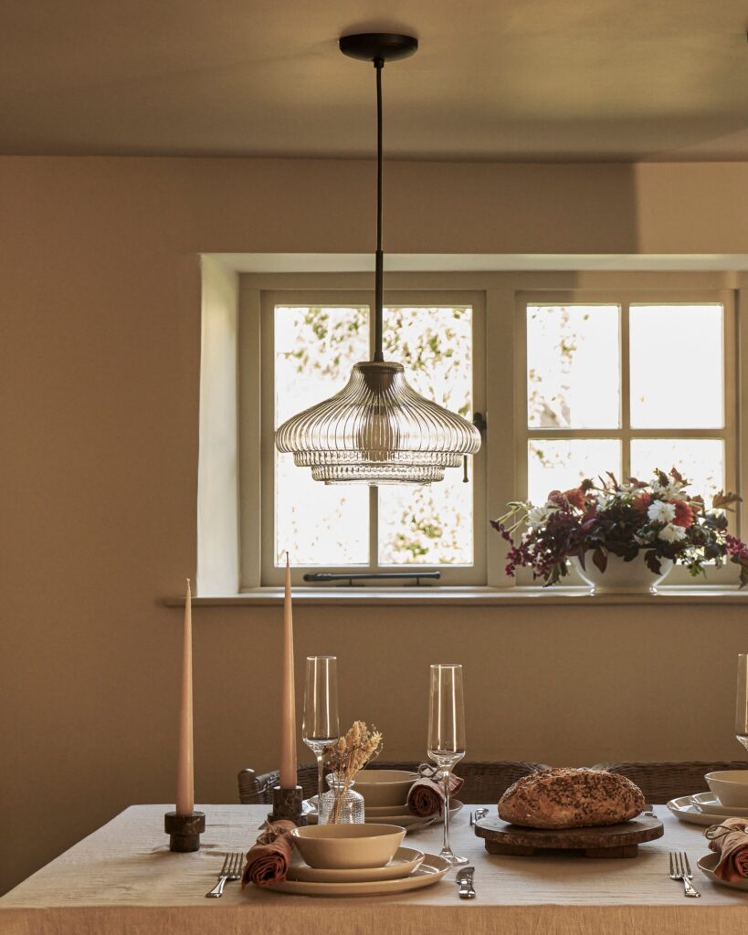 Brookfield średnia lampa wisząca z ryflowanym szkłem – Brąz