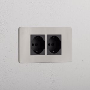 Grove 4-mechanizmowe gniazdo 2x Schuko/Bipasso – Polerowany nikiel, Czarny