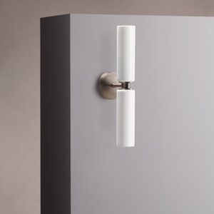 Claremont średni kinkiet ścienny z delikatną porcelaną – Satynowy nikiel
