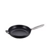 Patelnia Staub 28 cm ze m radełkowanym uchwytem – Czarny