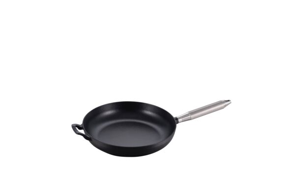 Patelnia Staub 28 cm ze m radełkowanym uchwytem – Czarny