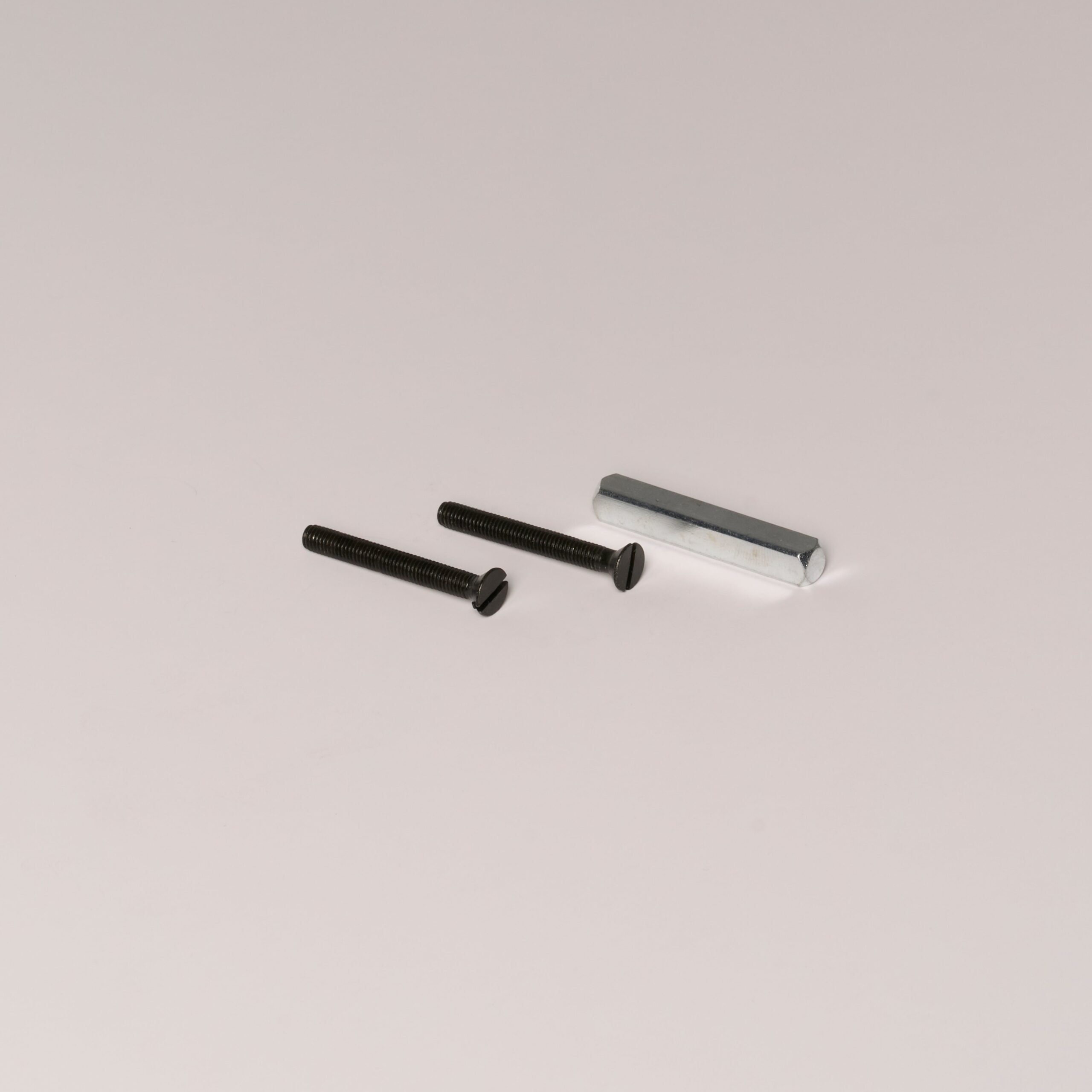 Wkręty do drewna z łbem płaskim i łbem stożkowym M5 x 60 mm – Brąz
