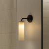 Claremont mały kinkiet ścienny z delikatną porcelaną – Brąz