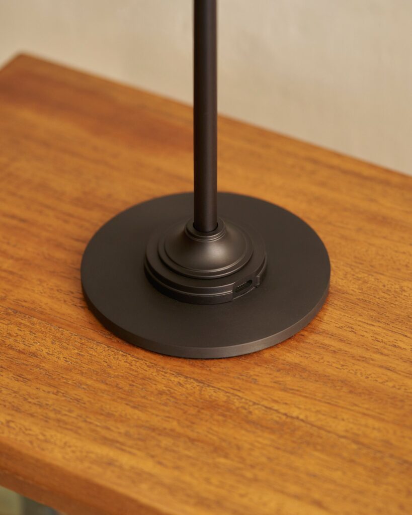 Cotswold lampa stołowa z delikatną porcelaną z możliwością ładowania – Brąz