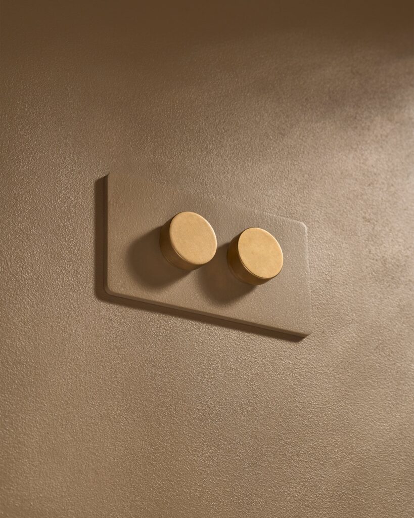 Grove 4-Module 2x Multiway Dimmer Switch – Paintable Antique Brass