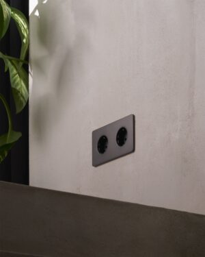 Grove Gniazdo Schuko typu F x 2 w podwójnej ramce – Brąz, Czarny