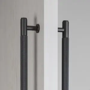 Uchwyt meblowy podłużny dwustronny Pull Bar Cross 724 – Czarny
