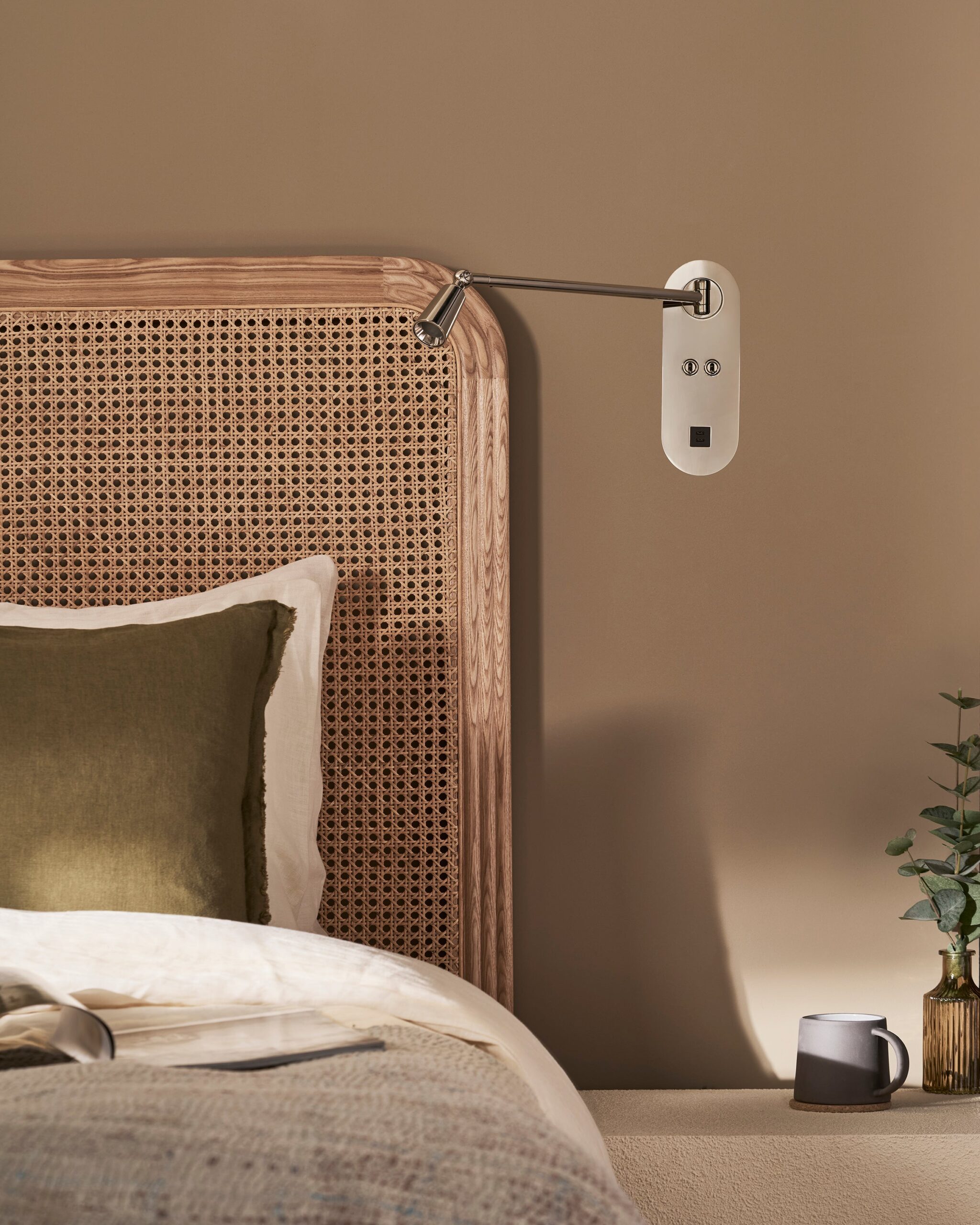 Sloane lampka do czytania z 2 włącznikami dźwigniowymi oraz USB-C – Polerowany nikiel