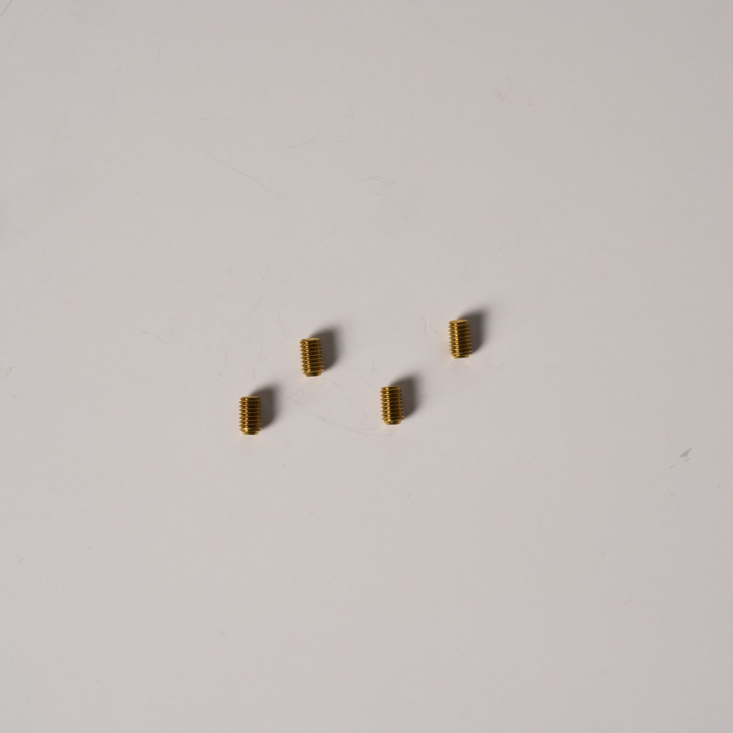 Wkręt do kinkietu M5 x 8 mm x 4 – Antyczny mosiądz