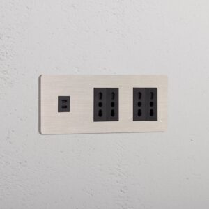Grove Gniazdo USB-C 30 W i Bipasso x 4 w potrójnej ramce – Satynowy nikiel, Czarny