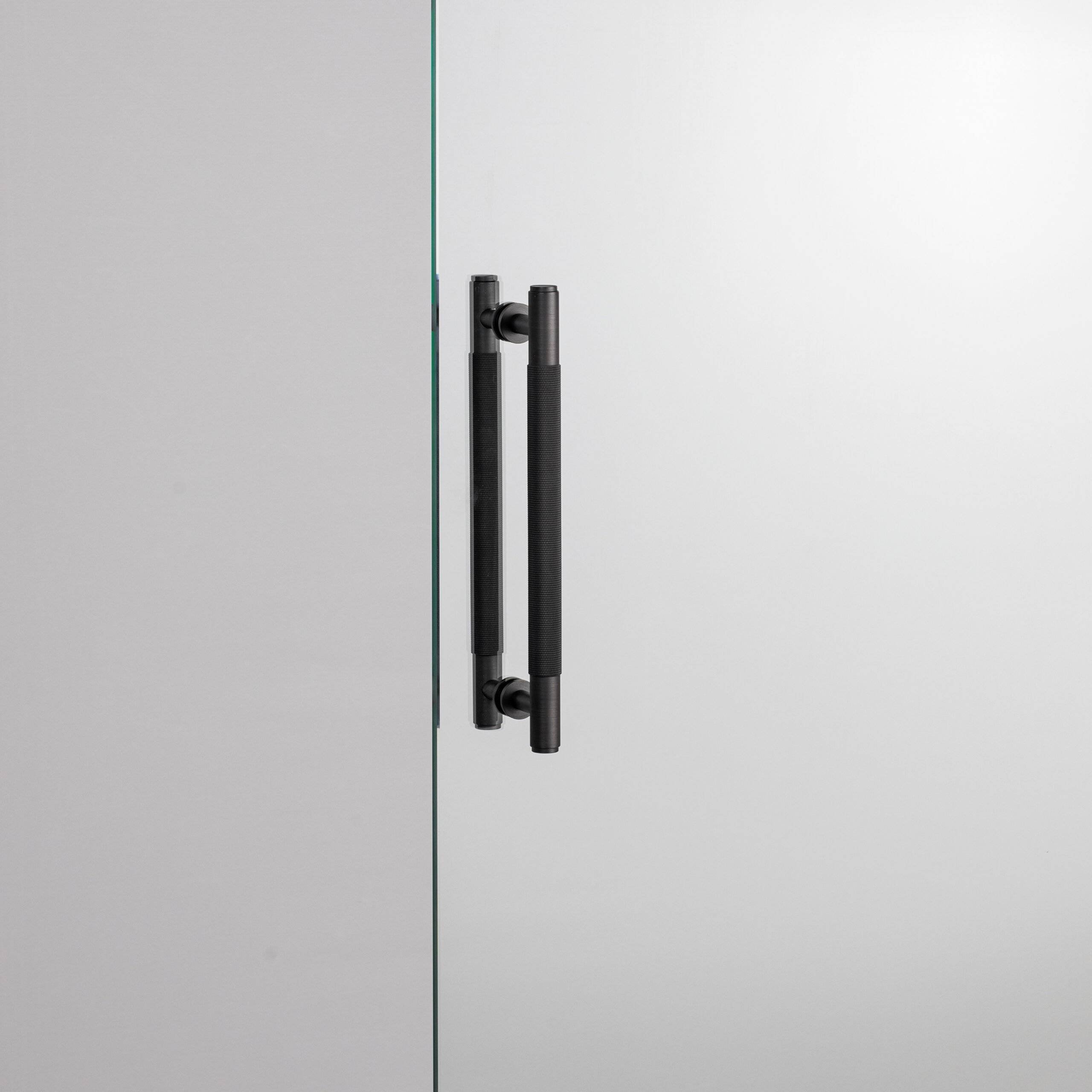 Uchwyt meblowy podłużny dwustronny Pull Bar Cross 225 – Palony Brąz