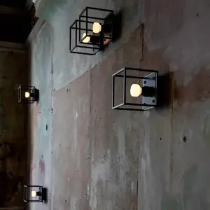 Lampa ścienna Caged Cross S Marmur – Czarny