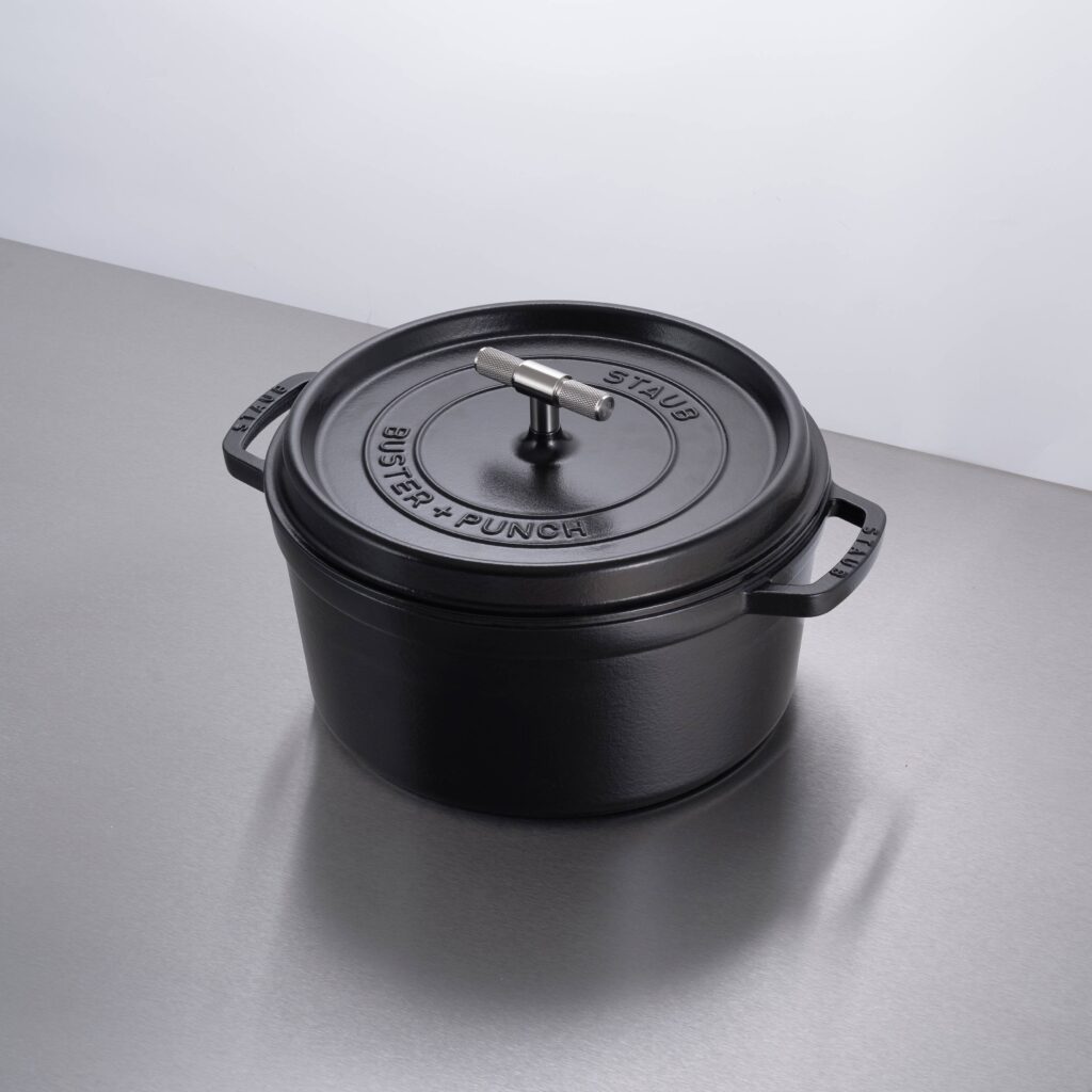 Garnek Cocotte Staub 6.7 L ze m radełkowanym uchwytem – Czarny