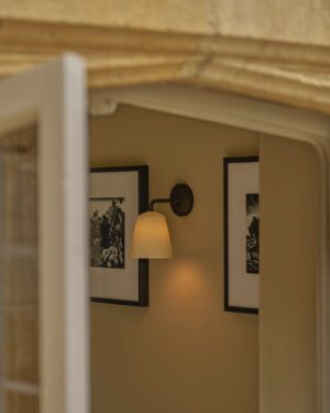 Richmond mały kinkiet ścienny z delikatną porcelaną – Brąz