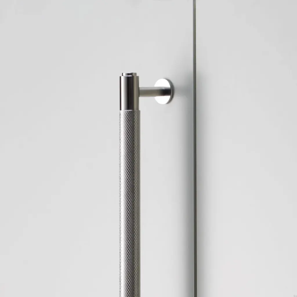 Uchwyt meblowy podłużny Pull Bar Cross 724 – Srebrny