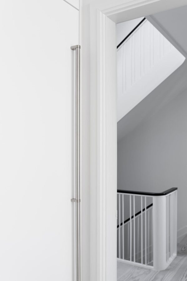 Uchwyt meblowy podłużny Big Cut-To-Size 2X 640 Stalowy Srebrny