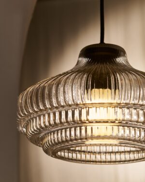 Brookfield średnia lampa wisząca z ryflowanym szkłem – Brąz