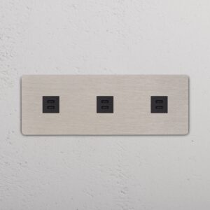 Grove Gniazdo USB-C 30 W x 3 w potrójnej ramce – Satynowy nikiel, Czarny