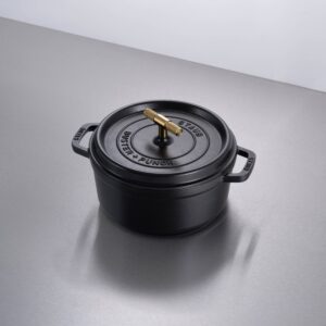 Garnek Cocotte Staub 3.7 L z m radełkowanym uchwytem – Czarny