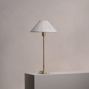 Cotswold średnia plisowana lampa stołowa biały alabaster – Antyczny mosiądz