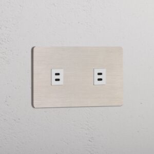Grove Gniazdo USB-C 30 W x 2 w podwójnej ramce – Satynowy nikiel, Biały