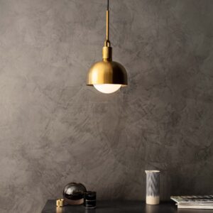 Lampa wisząca z kloszem Forked M z osłoną Mosiężną z Mlecznym Kloszem