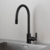 Bateria kuchenna z wyciąganą wylewką Mixer Cross Welder's Black ze Złączem Europejskim – Czarny