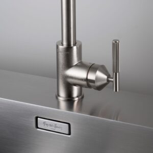 Bateria kuchenna z wyciąganą wylewką Mixer Linear ze Złączem Europejskim – Srebrny