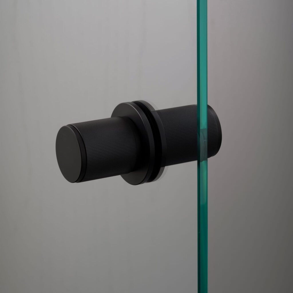 Gałka drzwiowa dwustronna nieruchoma Linear 57 Welder’s Black – Czarny