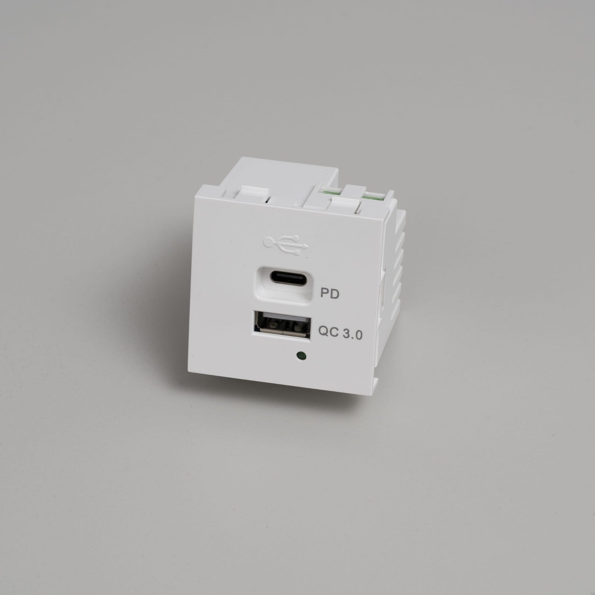 Moduł ładowania USB A+C Quickcharge Standard Europejski – Biały (EU)