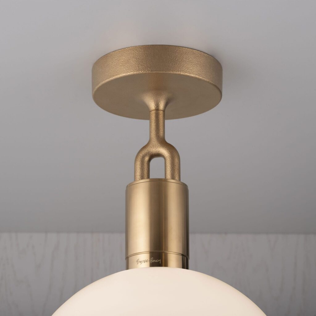 Lampa sufitowa z kloszem Forked M z Mlecznym Kloszem