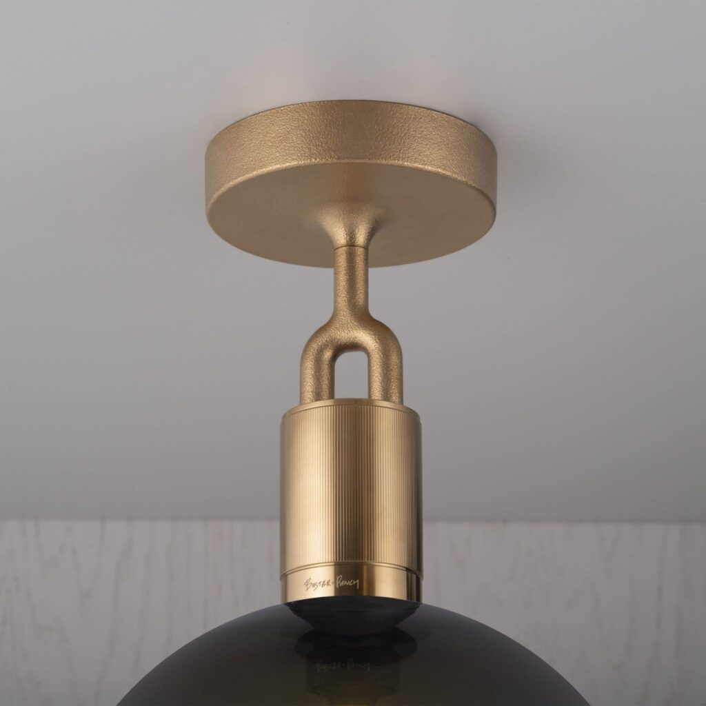 Lampa sufitowa z kloszem Forked M z Dymionym Kloszem
