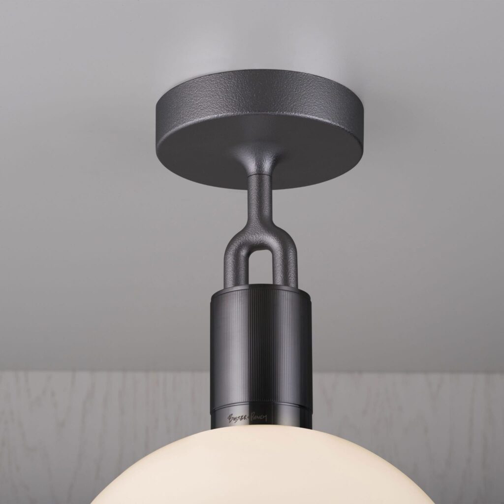 Lampa sufitowa z kloszem Forked M z Mlecznym Kloszem
