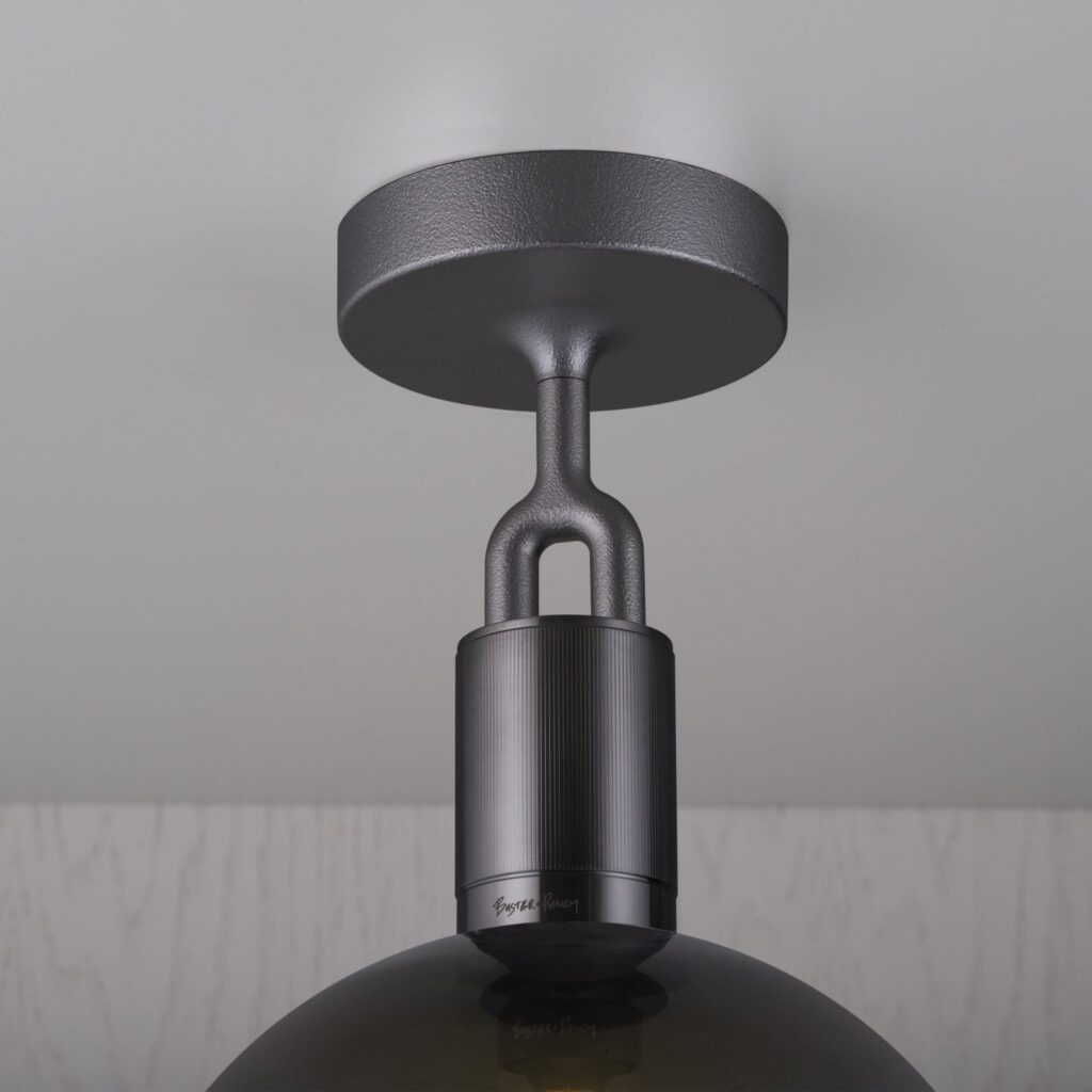 Lampa sufitowa z kloszem Forked L z Dymionym Kloszem