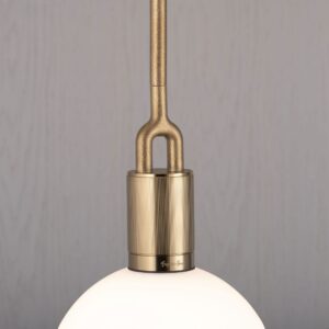 Lampa wisząca Forked M z Mlecznym Kloszem