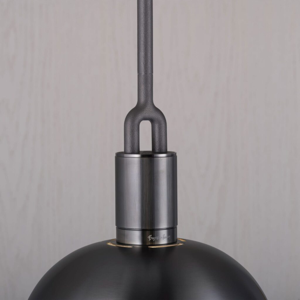 Lampa wisząca z kloszem Forked L z osłoną ową z Mlecznym Kloszem