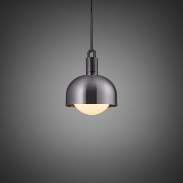 Lampa wisząca z kloszem Forked M z osłoną ową z Mlecznym Kloszem