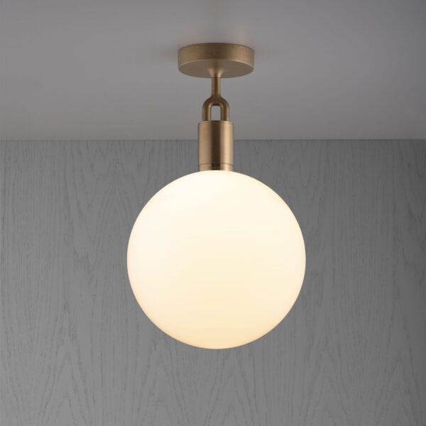 Lampa sufitowa z kloszem Forked L z Mlecznym Kloszem